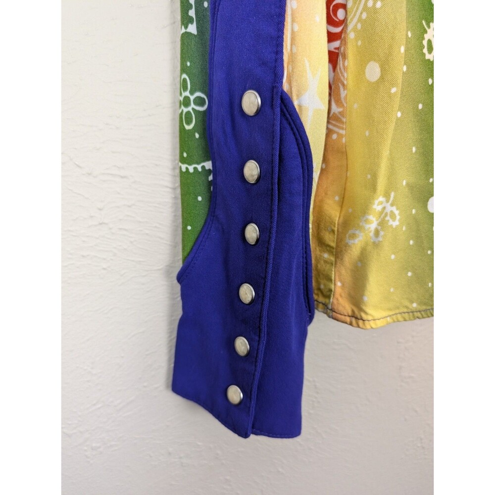 Wrangler X Lainey Wilson Rainbow Bandana Western Snap Shirt - Picture 11 of 14